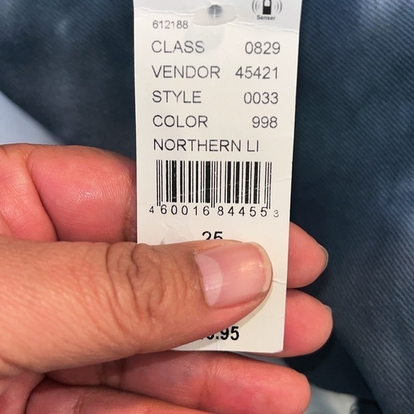 PacSun Women's High Rise Tie Dye Cut Off Jean Shorts
25 Frayed Hem - Picture 8 of 8